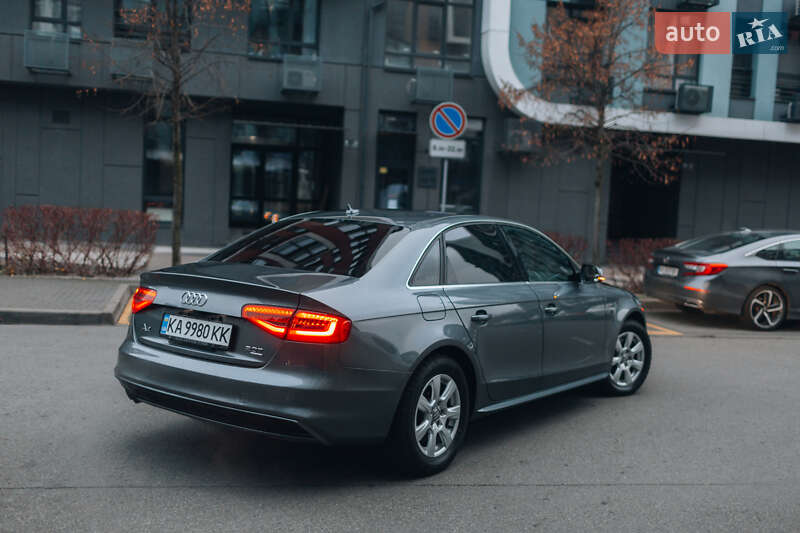 Седан Audi A4 2013 в Киеве