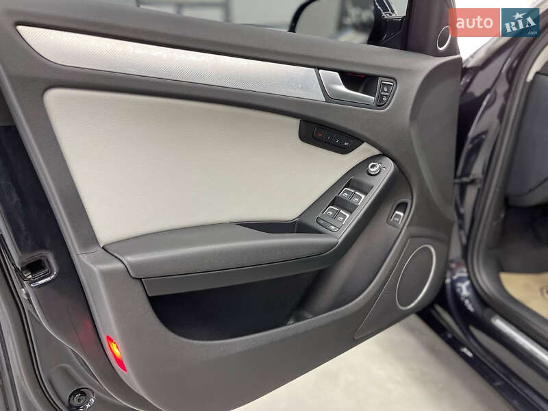 Седан Audi A4 2013 в Львове