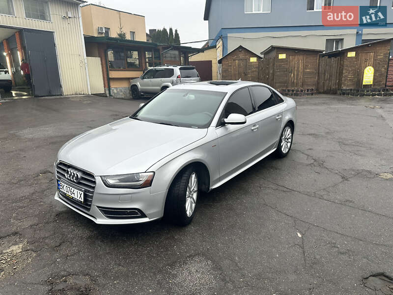 Седан Audi A4 2014 в Остроге