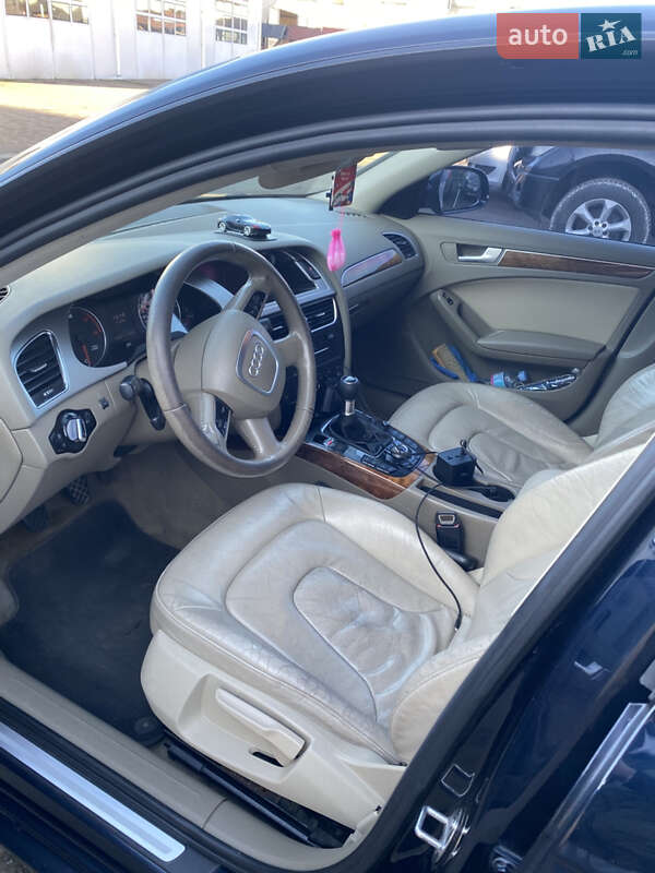 Седан Audi A4 2011 в Новояворовске фото 14 Седан Audi A4 2011 в Новояворовске