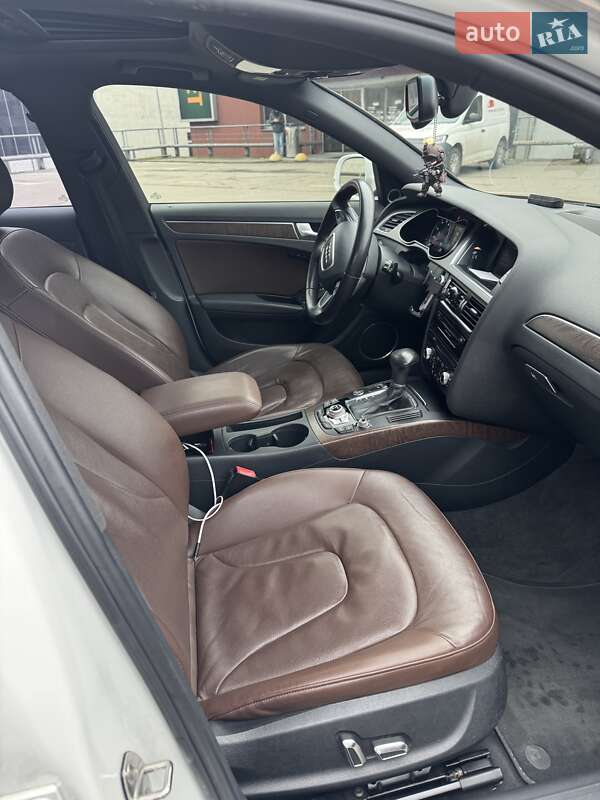 Седан Audi A4 2012 в Вишневом