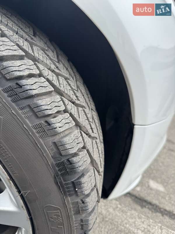 Седан Audi A4 2012 в Вишневом