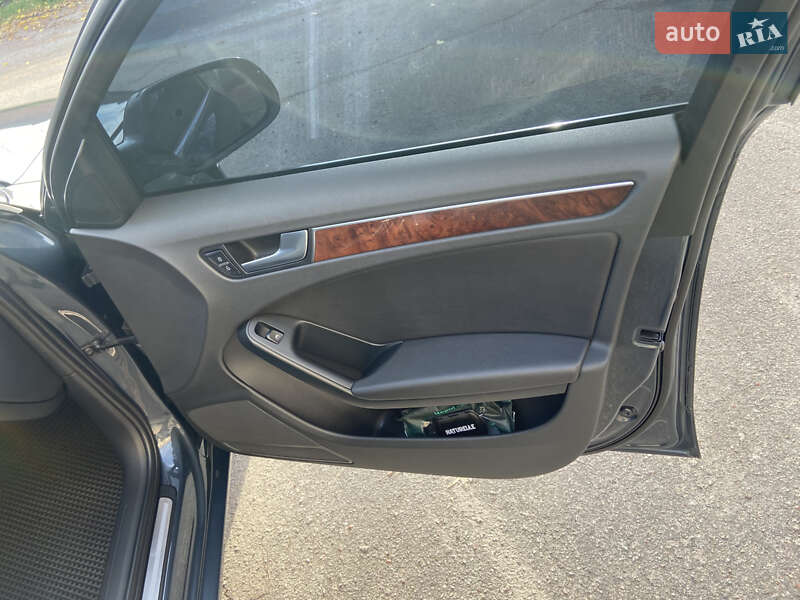 Седан Audi A4 2009 в Кропивницком