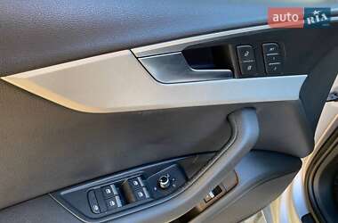 Седан Audi A4 2015 в Львове