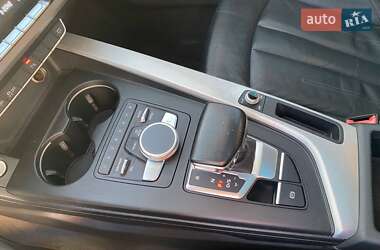 Седан Audi A4 2015 в Львове