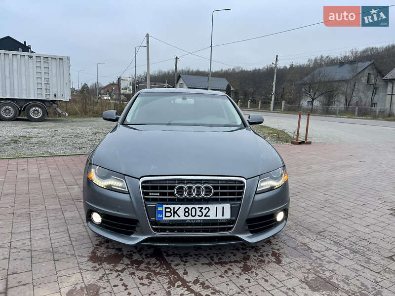 Седан Audi A4 2012 в Теребовле