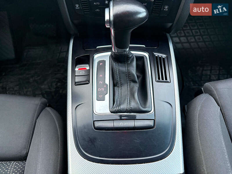 Седан Audi A4 2015 в Львове