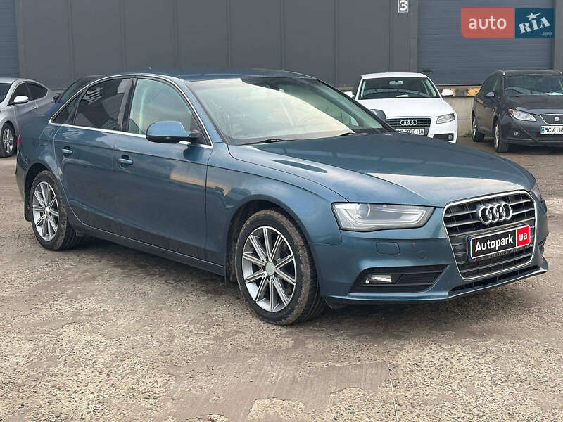 Седан Audi A4 2015 в Львове
