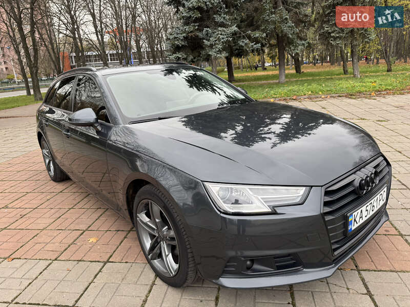 Универсал Audi A4 2016 в Киеве
