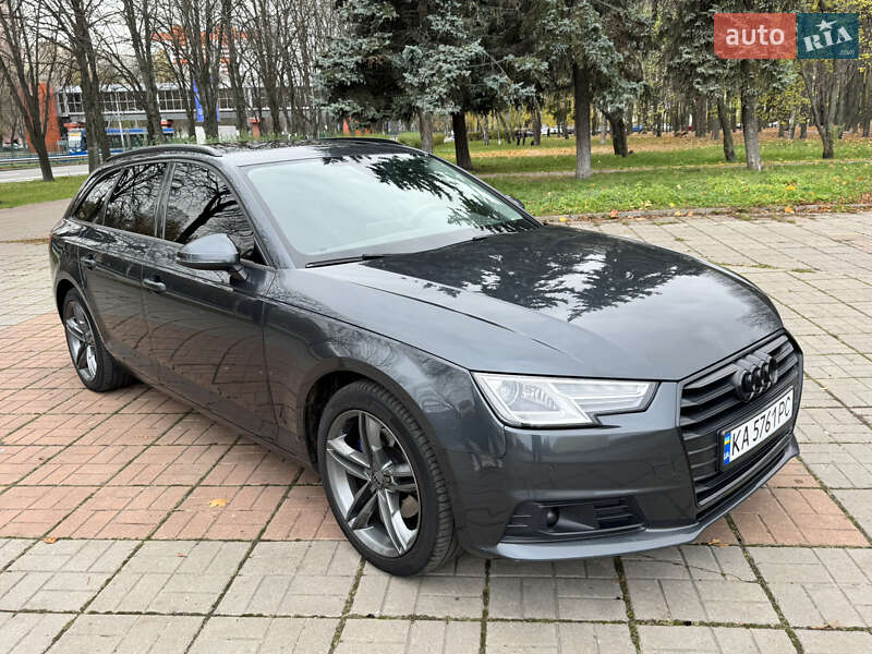 Универсал Audi A4 2016 в Киеве