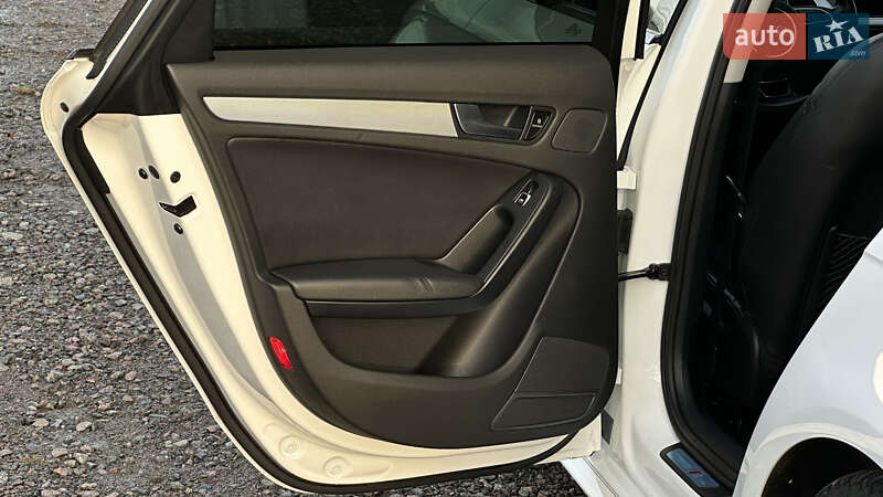 Седан Audi A4 2016 в Самборе