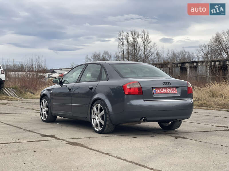 Седан Audi A4 2003 в Надворной