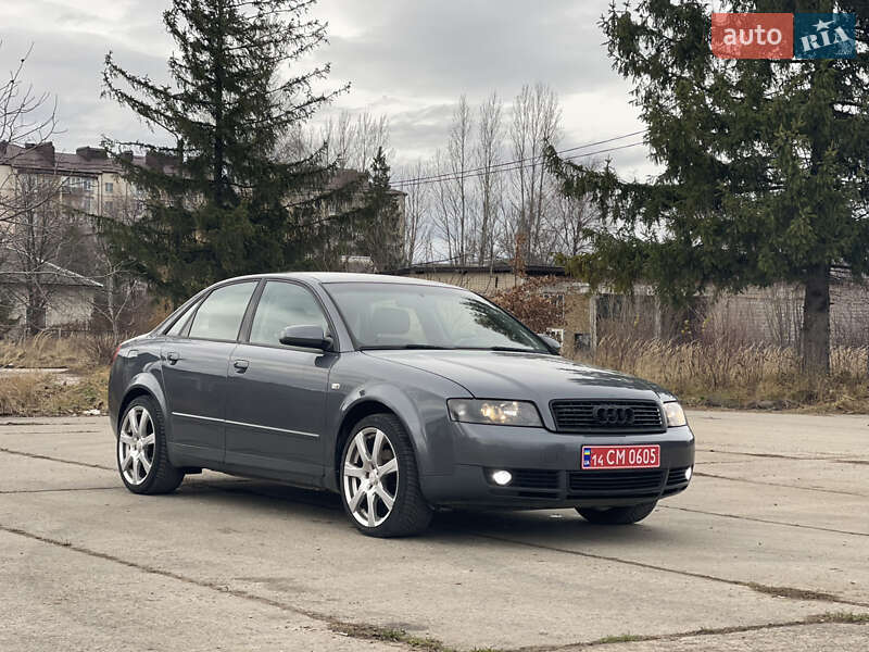 Седан Audi A4 2003 в Надворной