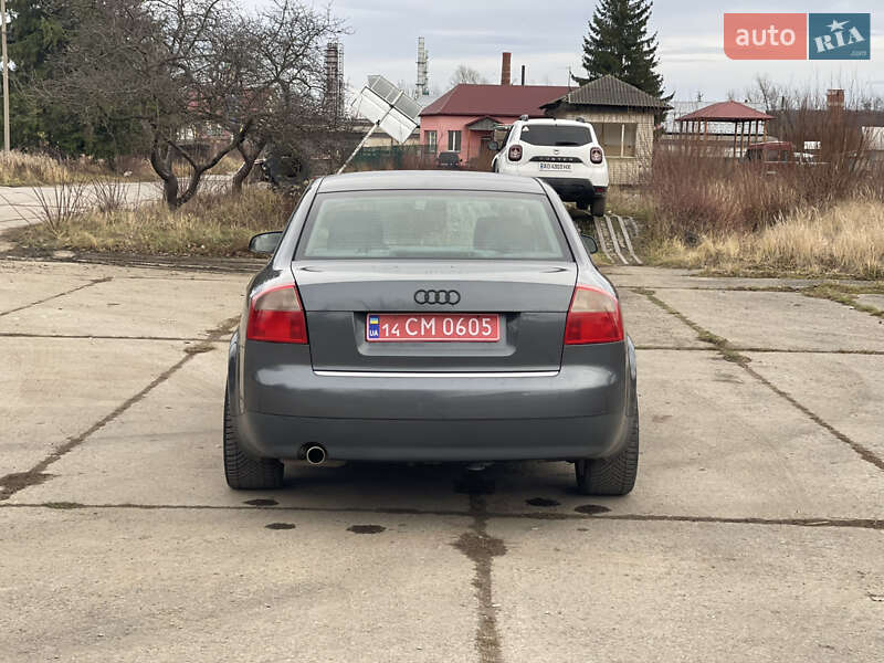 Седан Audi A4 2003 в Надворной