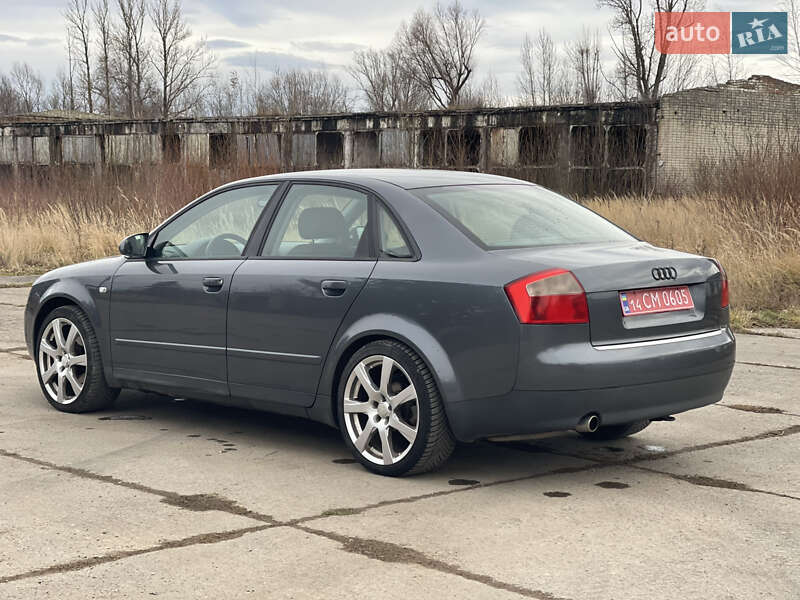 Седан Audi A4 2003 в Надворной