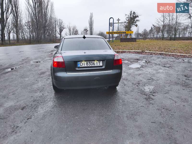 Седан Audi A4 2002 в Погребище