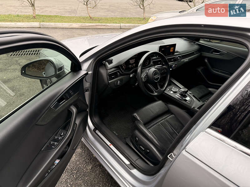 Седан Audi A4 2017 в Киеве