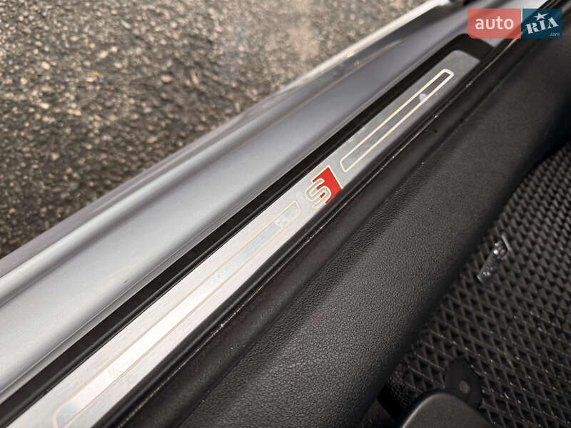 Седан Audi A4 2017 в Киеве