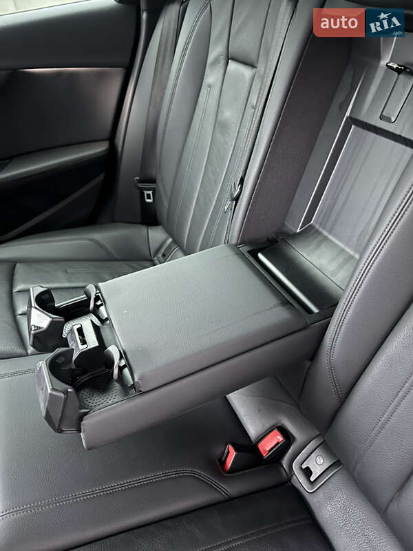 Седан Audi A4 2018 в Дніпрі