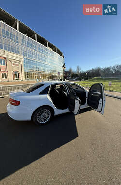 Седан Audi A4 2013 в Одессе