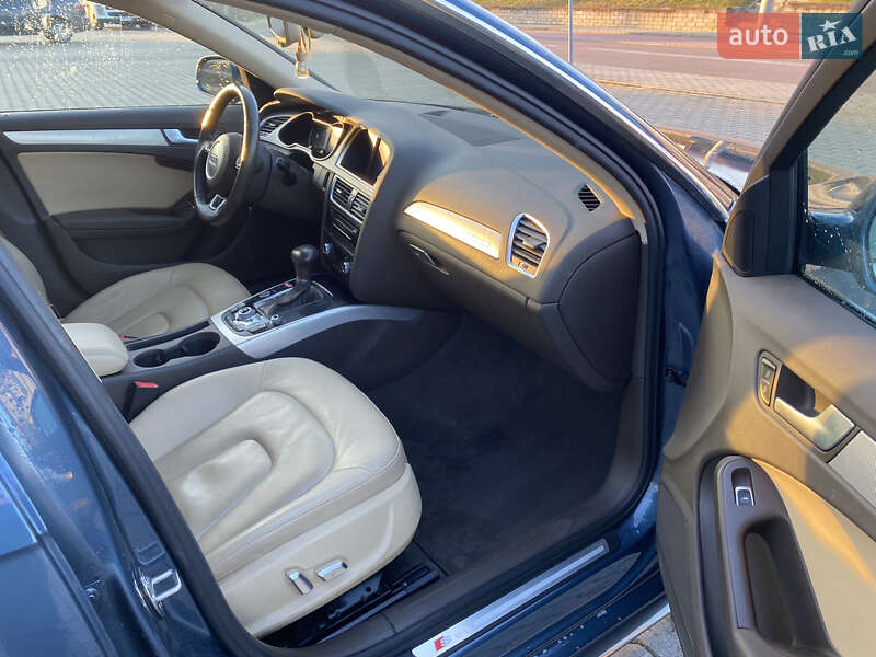 Седан Audi A4 2014 в Львове