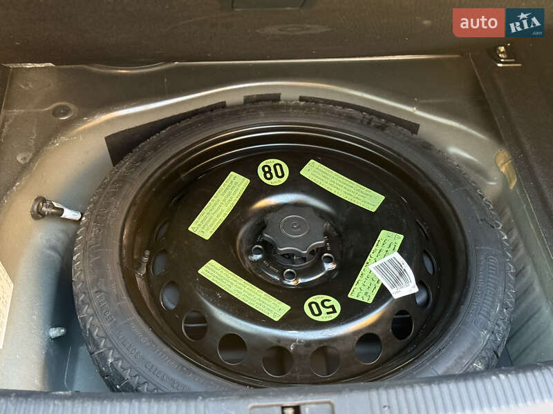 Седан Audi A4 2014 в Киеве