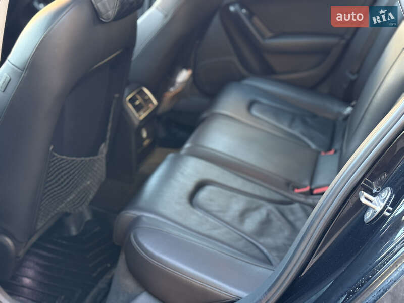 Седан Audi A4 2014 в Киеве