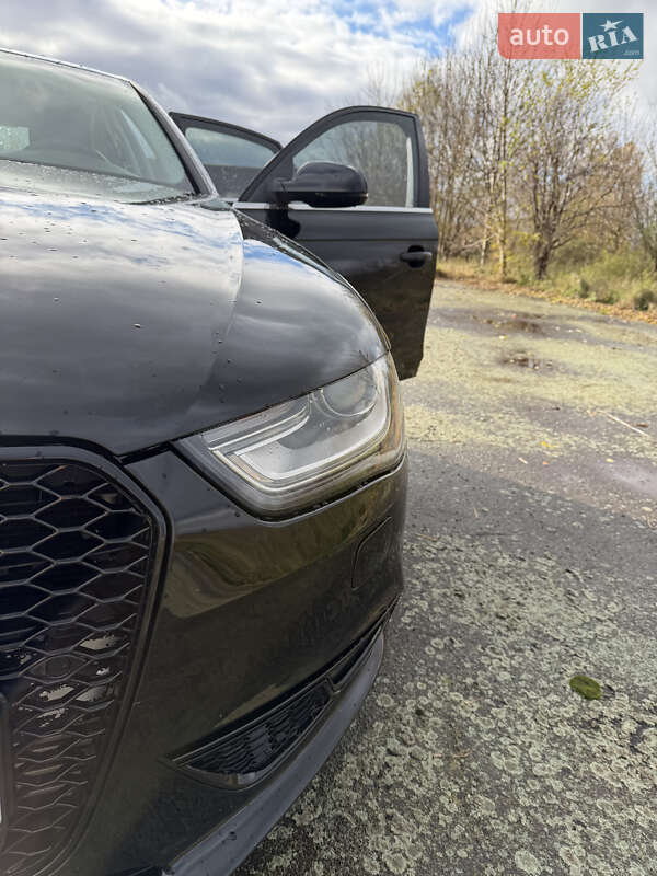 Седан Audi A4 2015 в Звягеле