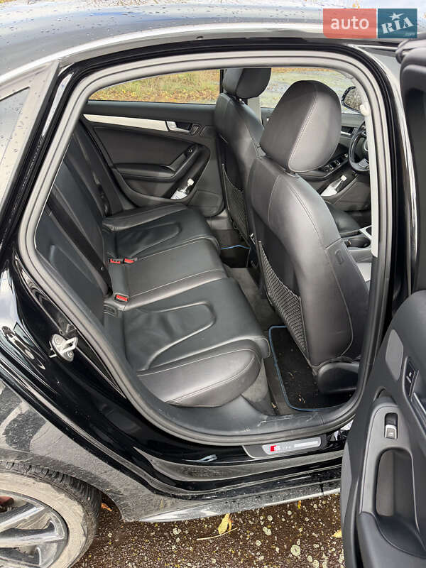Седан Audi A4 2015 в Звягеле