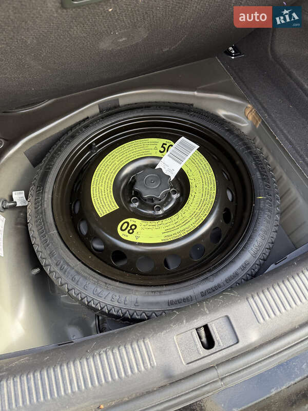 Седан Audi A4 2015 в Звягеле