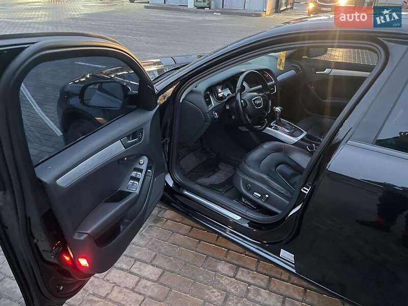 Седан Audi A4 2012 в Киеве
