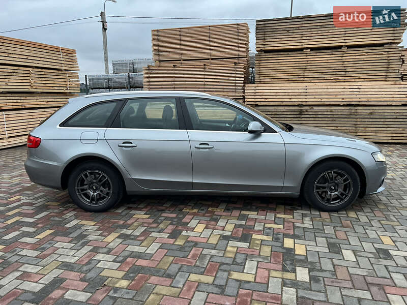 Универсал Audi A4 2010 в Луцке