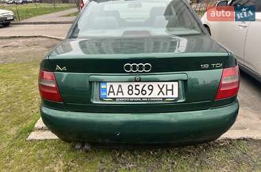 Седан Audi A4 2001 в Киеве