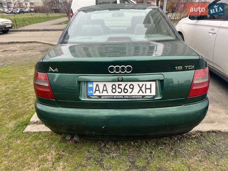 Седан Audi A4 2001 в Киеве