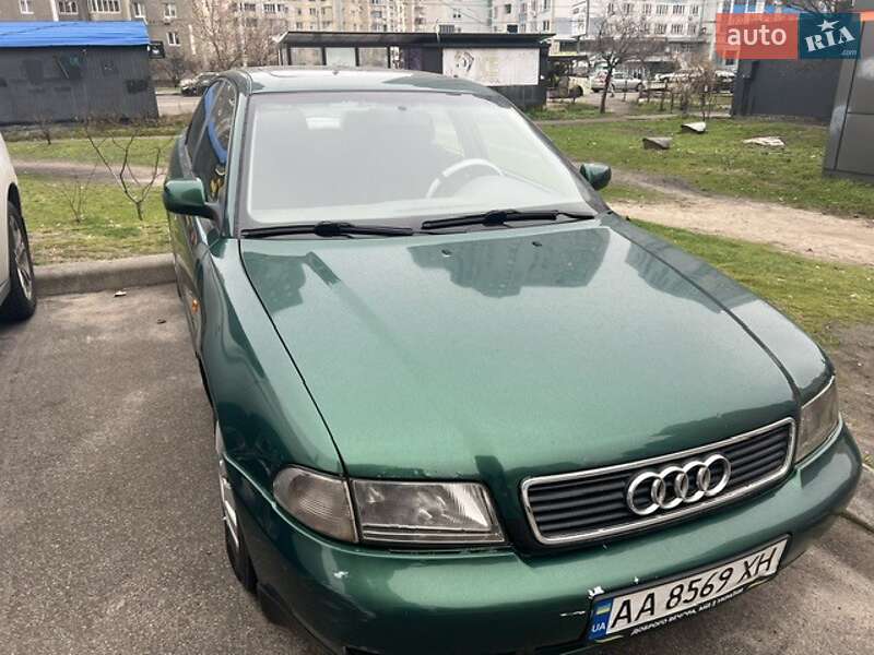 Седан Audi A4 2001 в Киеве