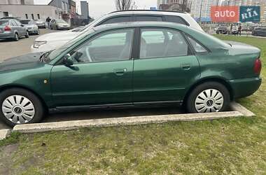Седан Audi A4 2001 в Киеве