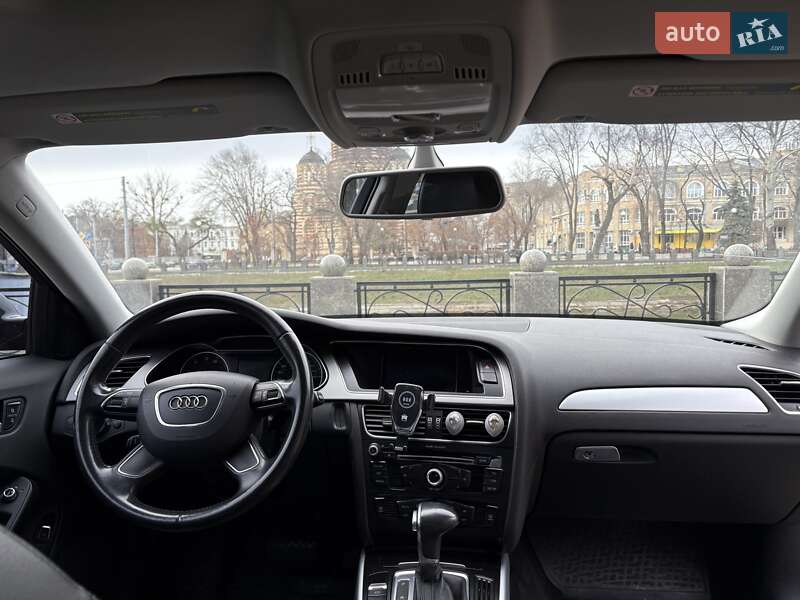 Седан Audi A4 2012 в Харкові