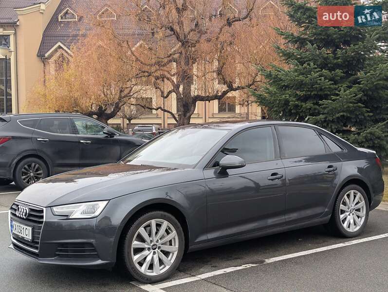 Седан Audi A4 2017 в Киеве
