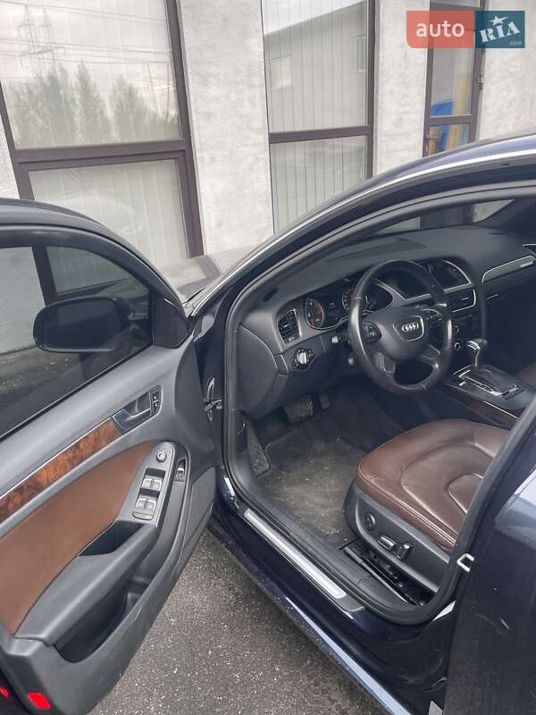 Седан Audi A4 2013 в Киеве