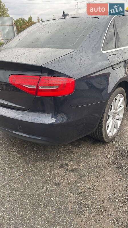 Седан Audi A4 2013 в Киеве