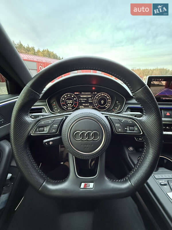 Седан Audi A4 2017 в Львове