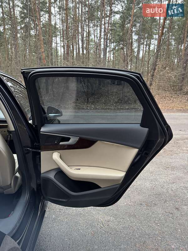 Седан Audi A4 2018 в Киеве