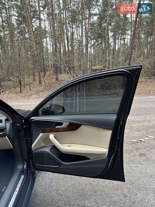 Седан Audi A4 2018 в Киеве