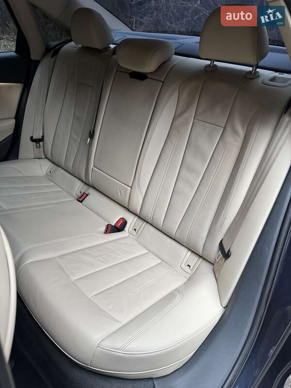 Седан Audi A4 2018 в Киеве