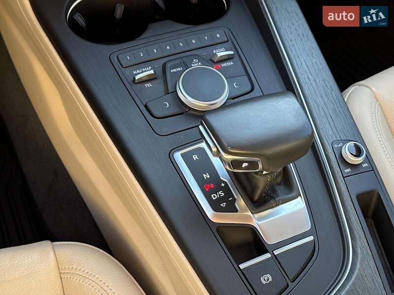 Седан Audi A4 2018 в Виннице