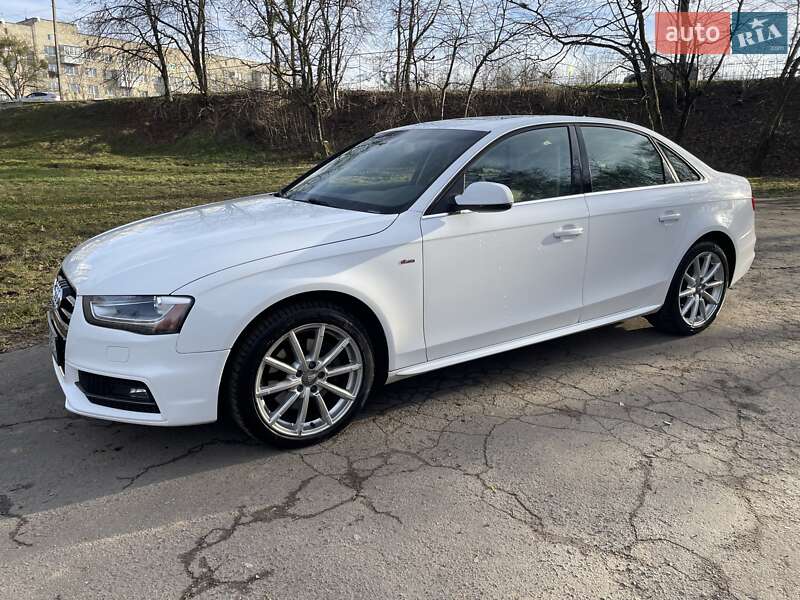 Седан Audi A4 2014 в Львове