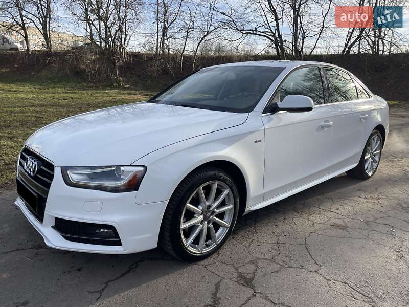 Седан Audi A4 2014 в Львове
