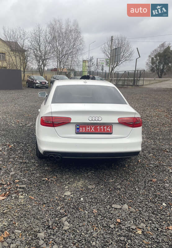 Седан Audi A4 2014 в Луцке