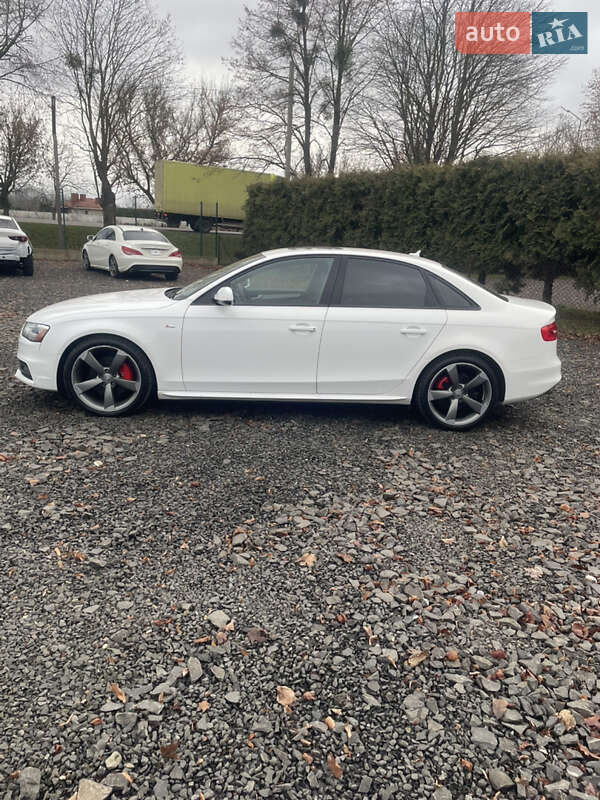 Седан Audi A4 2014 в Луцке
