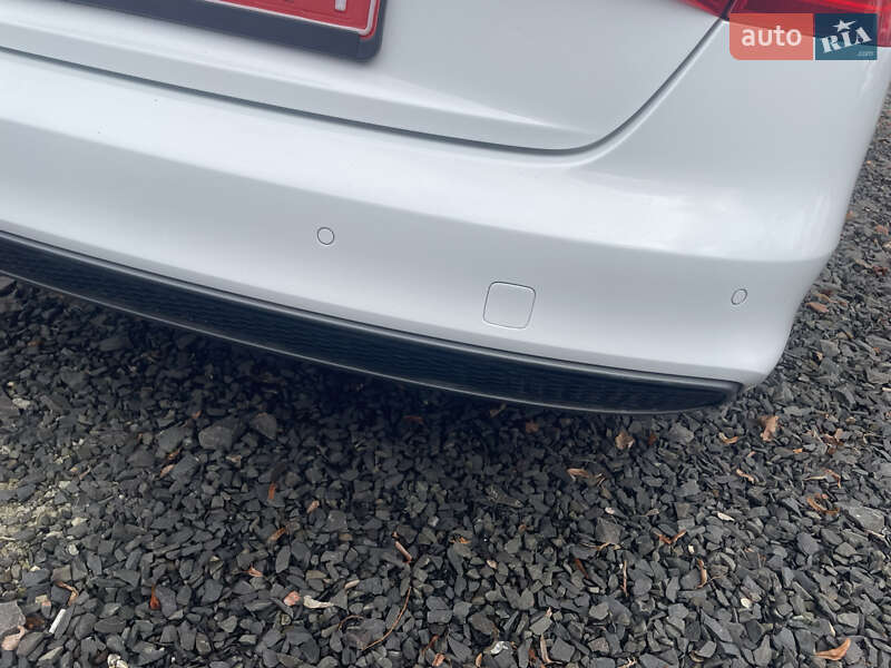 Седан Audi A4 2014 в Луцке